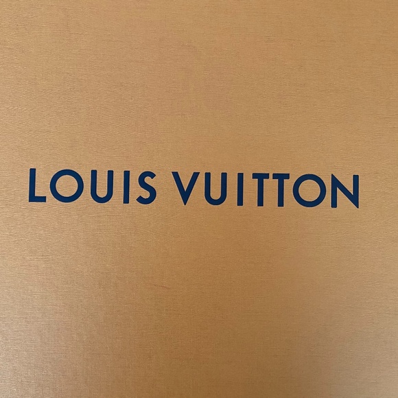 Louis Vuitton Monogram Eclipse Blanket - Picture 5 of 8